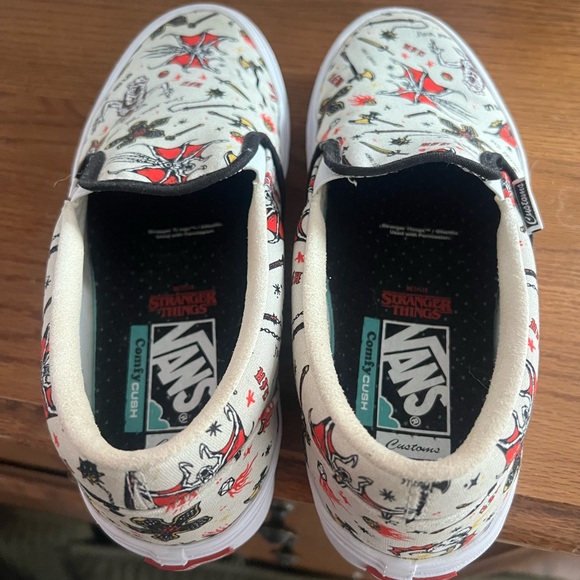 Stranger Things Vans - Picture 2 of 5